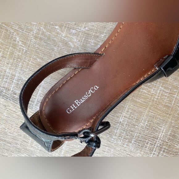 GH Bass & Co Jane Sandals Womens 7.5 Flats Strappy Vegan Black Patent Leather - Picture 4 of 9